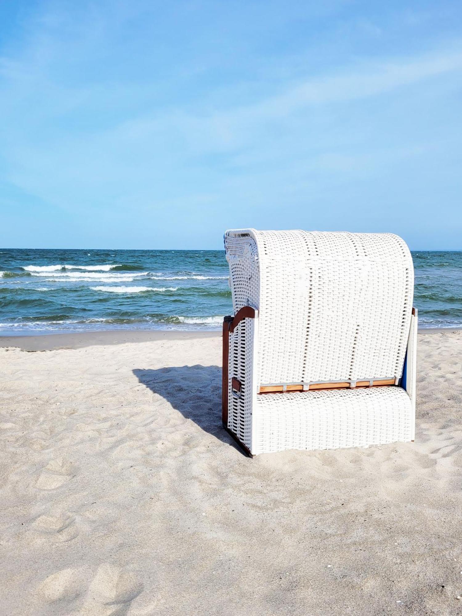 Strandnahe Ferienwohnung - Sehr Modern Und Hochwertig Eingerichtet, Inklusive Parkplatz, Gartenzugang Und Fahrradunterstellmoeglichkeit Scharbeutz Extérieur photo
