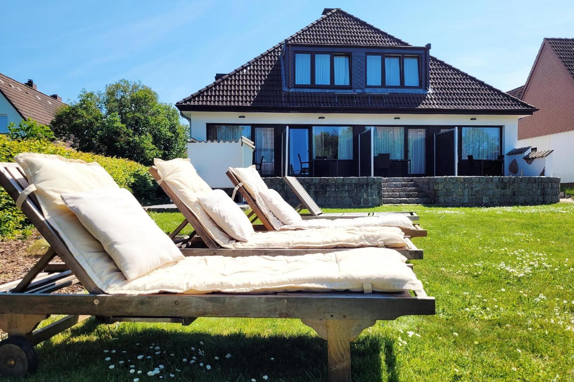 Strandnahe Ferienwohnung - Sehr Modern Und Hochwertig Eingerichtet, Inklusive Parkplatz, Gartenzugang Und Fahrradunterstellmoeglichkeit Scharbeutz Extérieur photo